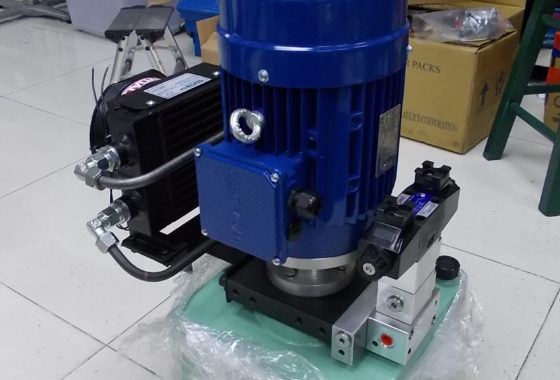 Winner Compact AC & DC Power Pack - 2